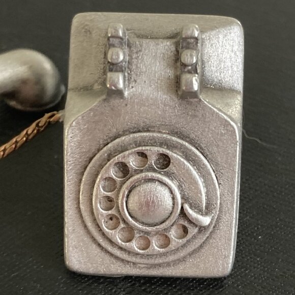 Cute & kitschy vintage rotary phone pin by Jonette Jewelry - Picture 3 of 6